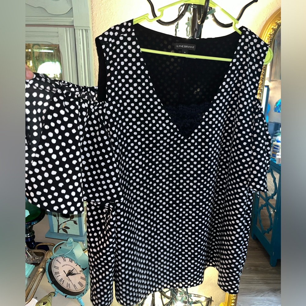Lane Bryant Polka Dot Off-the Shoulder Top Sz 26 - Picture 3 of 11